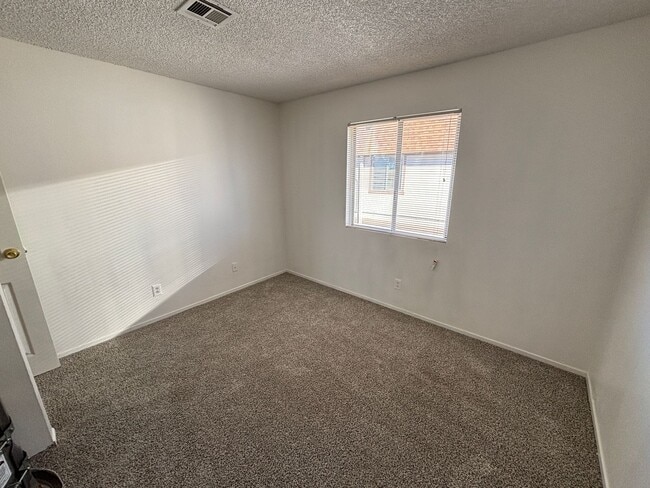 Building Photo - 147 Westminster Way