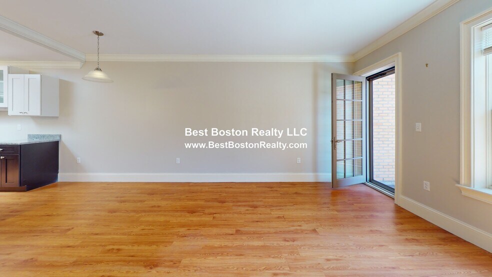 Building Photo - 286 Main St