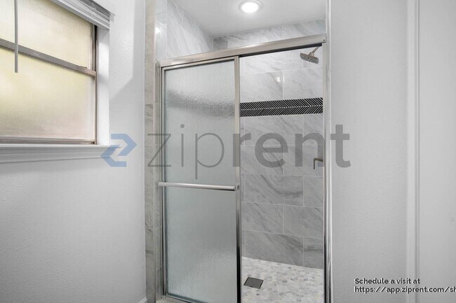 Building Photo - 6829 Shadydale Dr