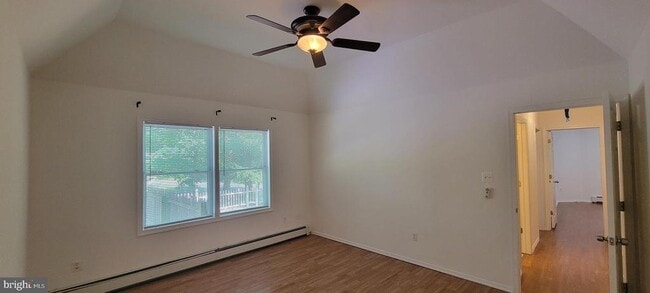 Building Photo - 2401 N Lakeshore Dr