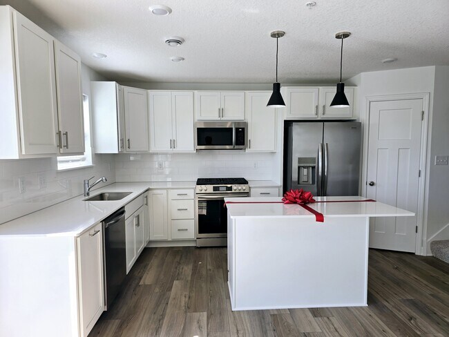 Kitchen - 1103 Middlefield Rd