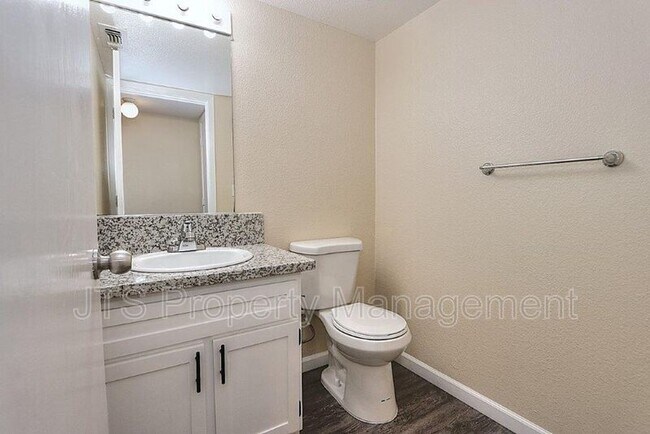 Building Photo - 5828 Alorn Ln