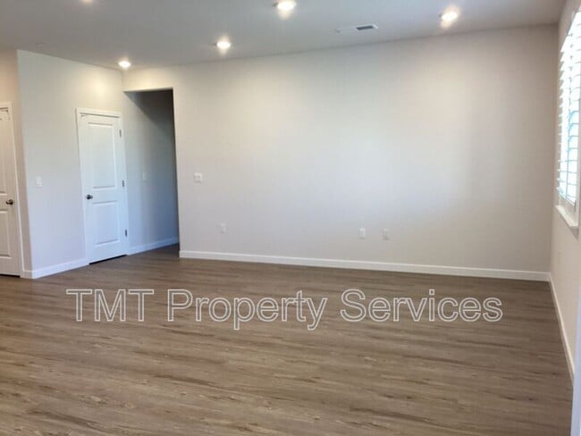 Building Photo - 4692 Crawford Pkwy