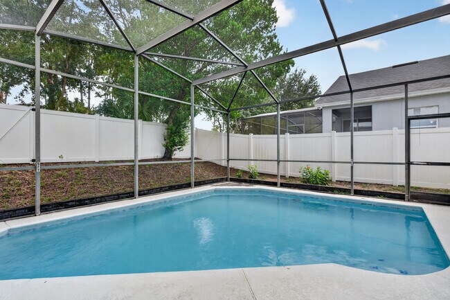 Building Photo - 515 Corvina Dr