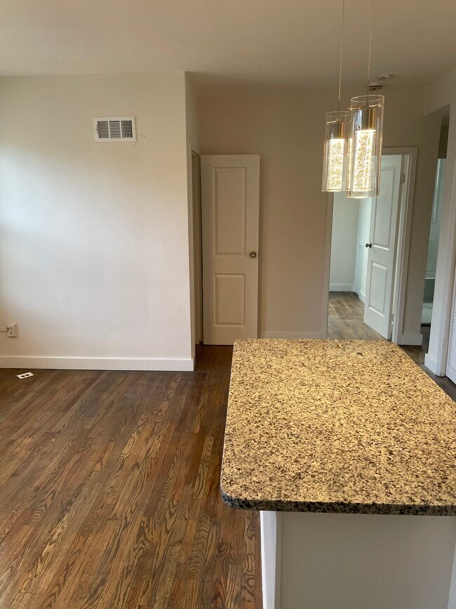 Building Photo - 4809 Meade St NE