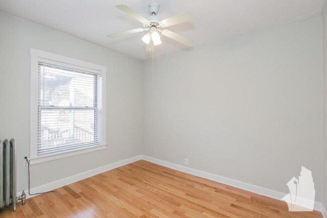 Building Photo - 1 bedroom in Chicago IL 60640