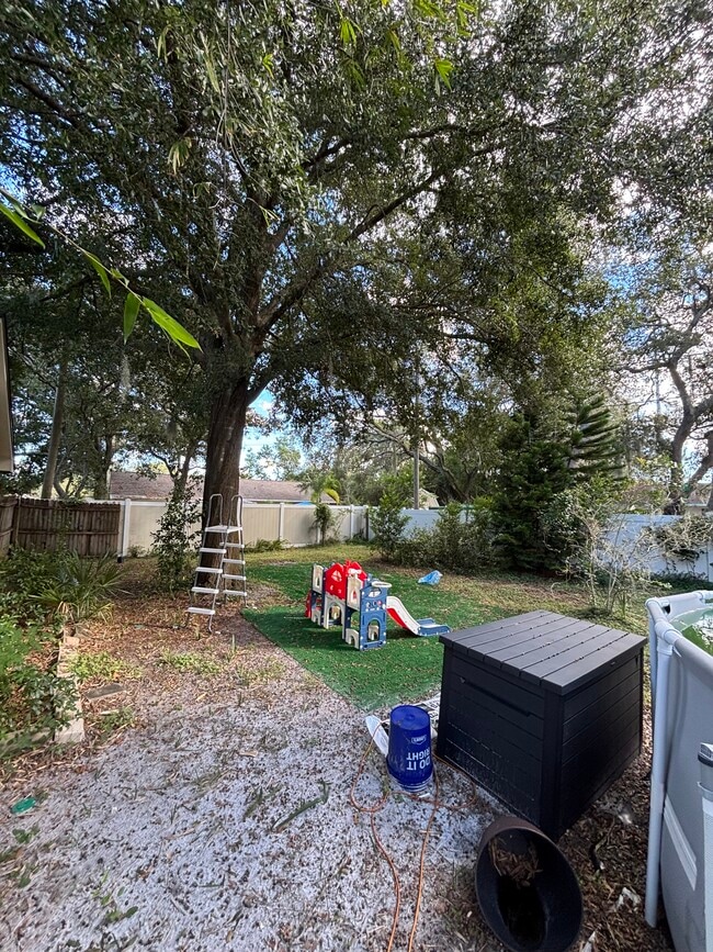 Building Photo - 1426 Farmington Ave