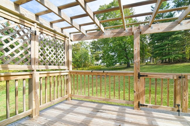 Building Photo - Charming Renovated Home on Acreage — Minutes from Town