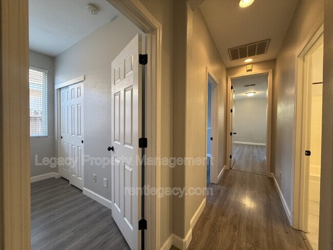 Building Photo - 3108 Tintorera Way