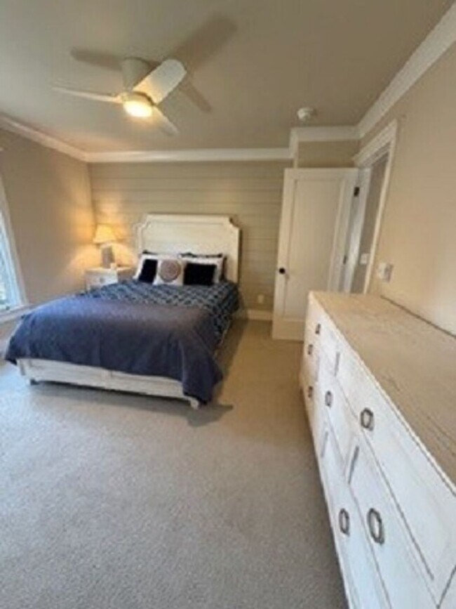 Building Photo - Lovely Remodeled Home In Hilton Head Plantation