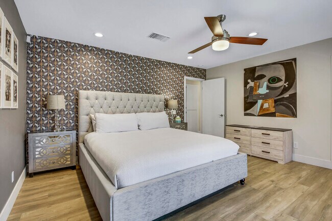 Building Photo - 2230 Tamarisk Rd