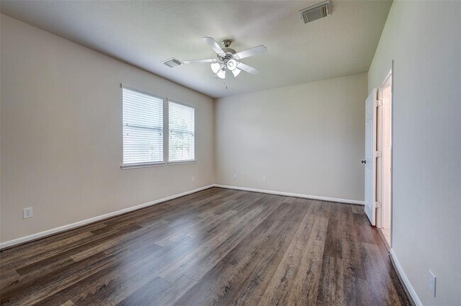 Building Photo - 7414 Compass Rose Dr