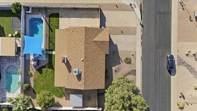 Building Photo - 6101 E Greenway Ln