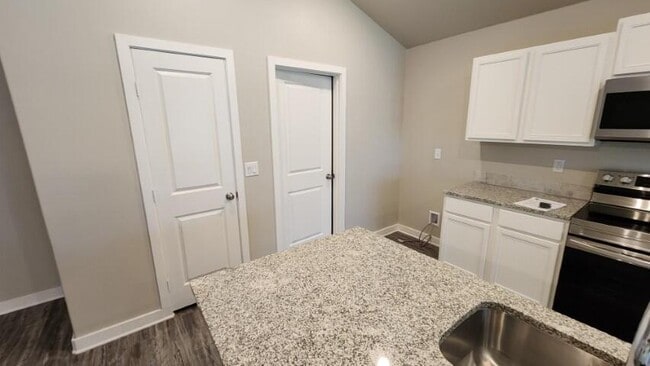 Building Photo - 13609 Sherman Ave