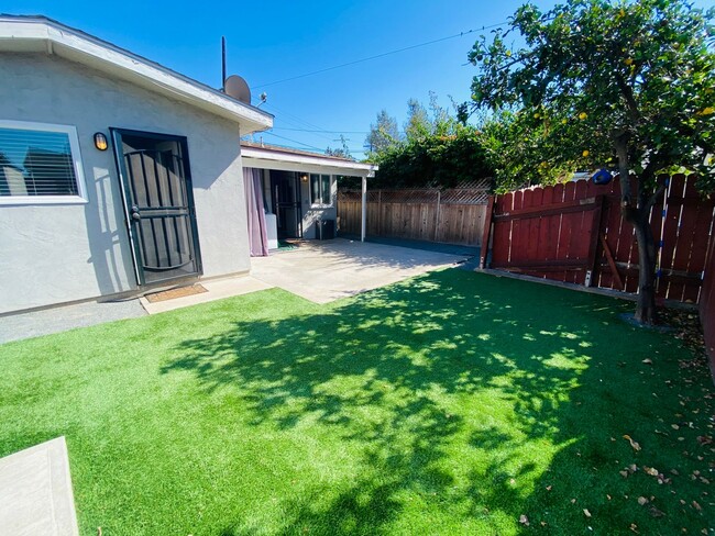 Building Photo - Lovely remodeled 3 bed 1 bath in Pacific B...