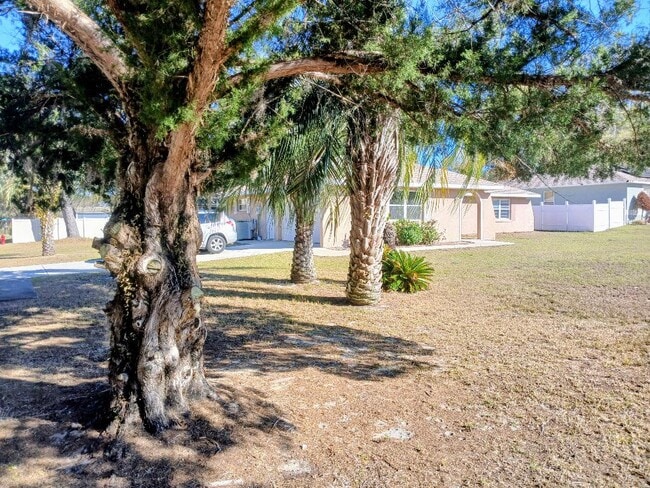 Building Photo - 301 Woodland Trl