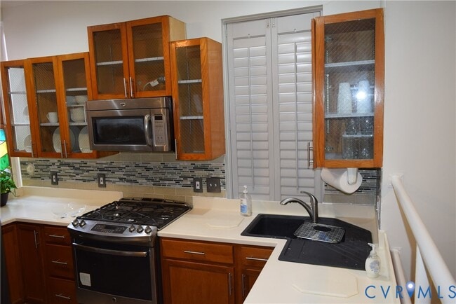 Building Photo - 422 W Clay St