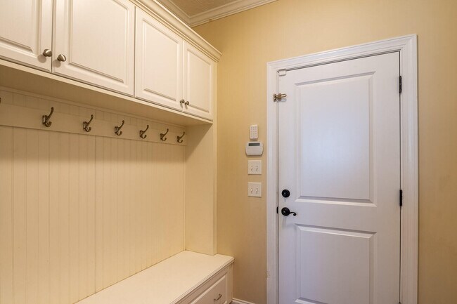 Building Photo - 1204 Berkley Hills Pass