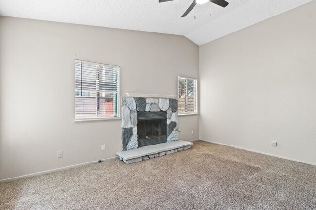 Building Photo - 2539 Garnet Ln
