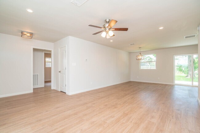 Building Photo - 408 Bellmar Ln