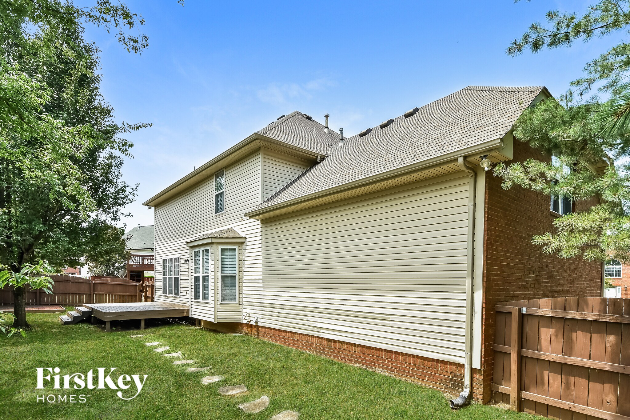 Building Photo - 4801 Mara Vista Dr