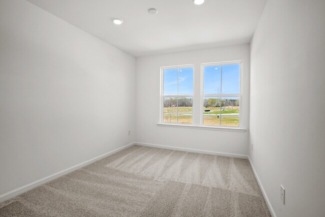 Building Photo - 12004 Oak St