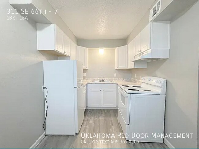 Building Photo - 311 SE 66th-7