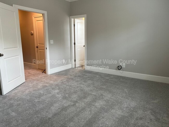 Building Photo - 2805 Plumfield Pl