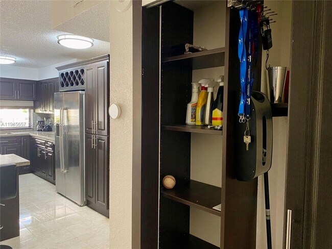 Building Photo - 17011 N Bay Rd