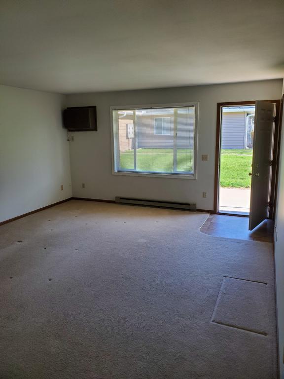 Building Photo - 1377 Doman Dr