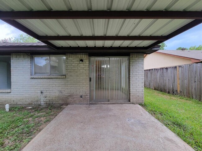 Building Photo - 22714 Paradise Gate Dr