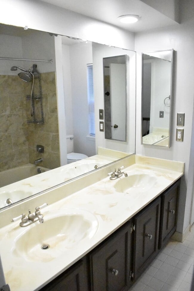 Building Photo - Welcome To Lake Ridge's Finest...