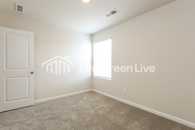 Building Photo - now