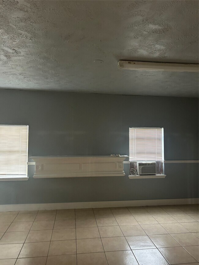 Building Photo - 8411 Battleoak Dr