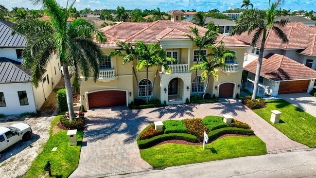 Building Photo - 953 Banyan Dr