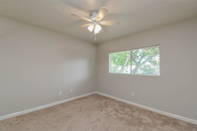 Building Photo - 15419 Swan Creek Dr