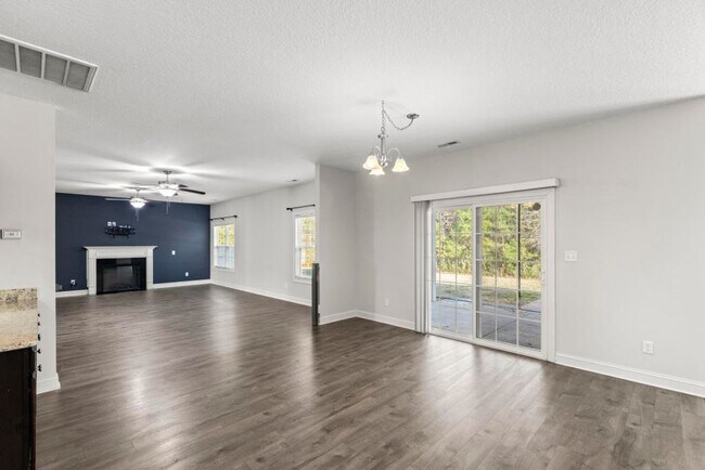 Building Photo - Gorgeous Home Offering Over 3000 HSF!