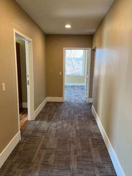 Building Photo - 12 2nd St NE