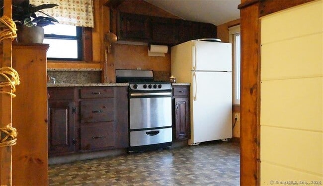 Building Photo - 251 Candlewood Lake Rd