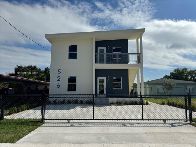 Building Photo - 526 NW 6th St