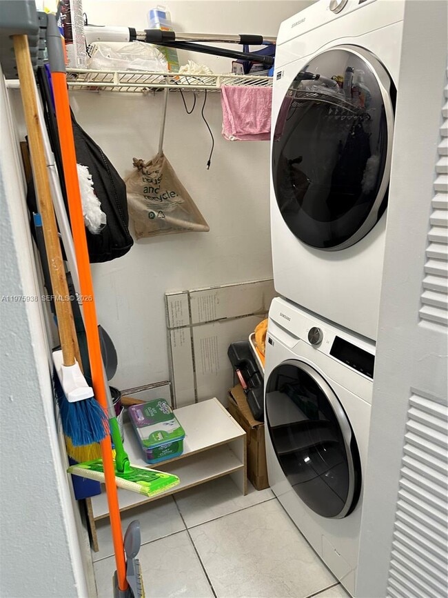 Building Photo - 2055 SW 122nd Ave