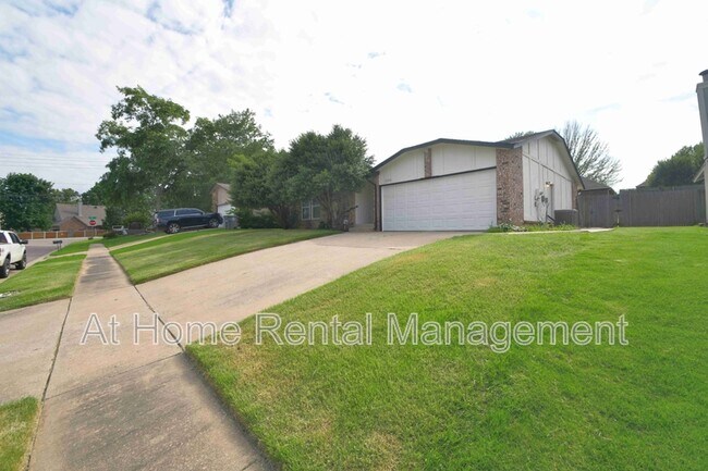Building Photo - 10056 S 91st East Ave
