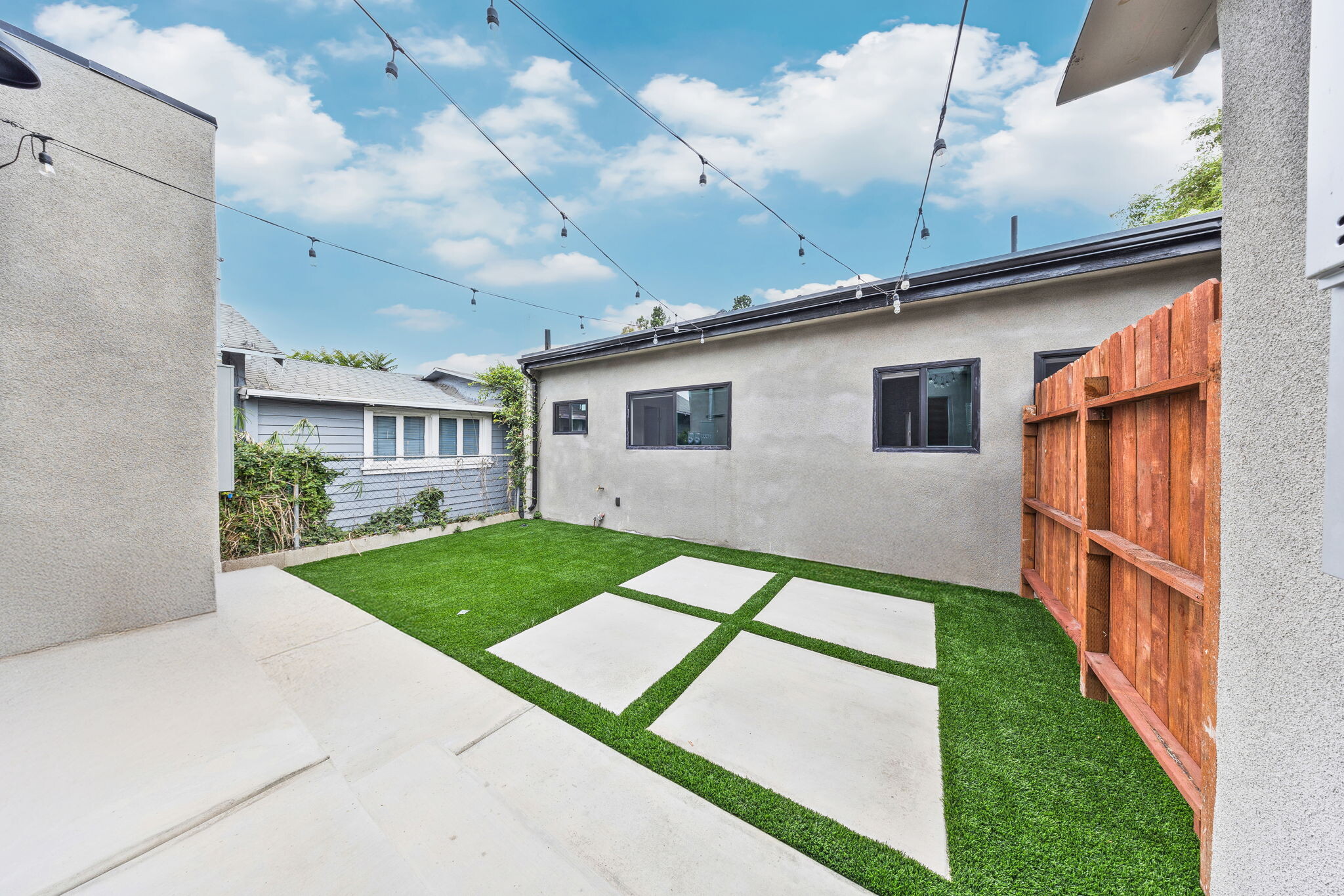 Building Photo - 3839 Fountain Ave