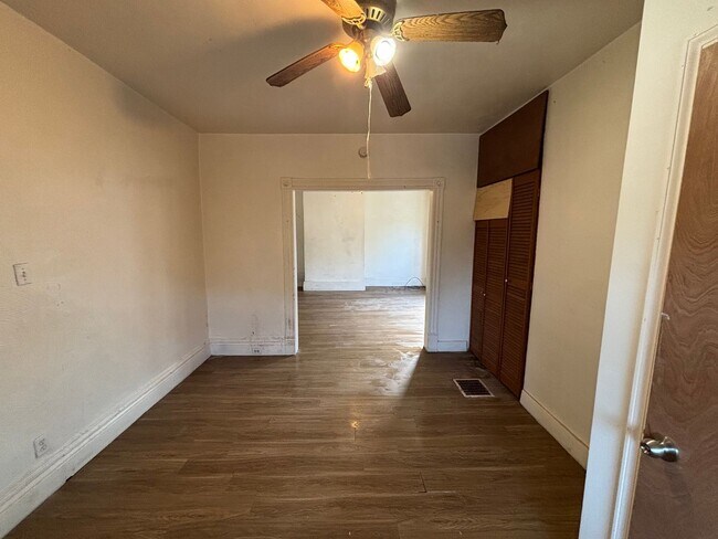 Building Photo - Rare 4 BR/ 2 BA Home with Multi-Generational Layout