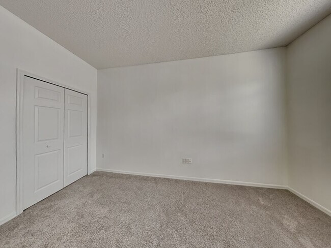 Building Photo - 3233 Kings Ridge Terrace