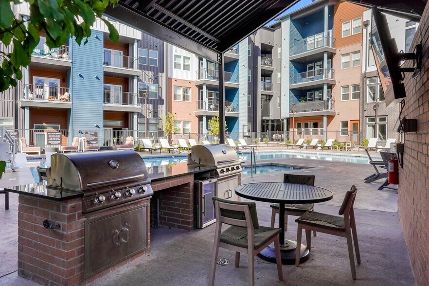 Building Photo - 185 Polaris Pointe