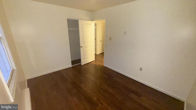 Building Photo - 3748 Tudor Dr