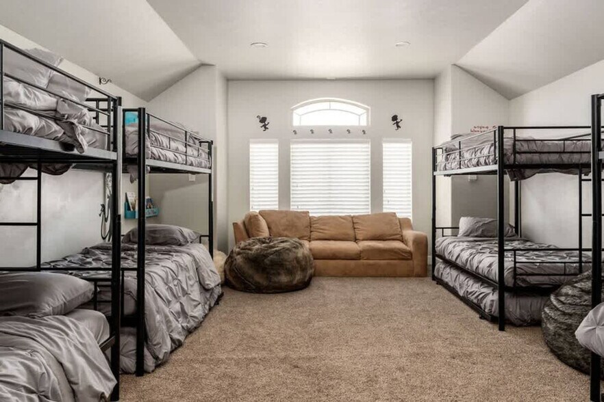 Building Photo - 358 S Wrangler Ct