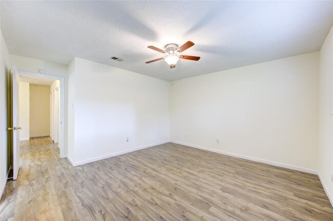 Building Photo - 950 Grand Jct Dr