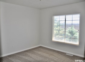 Building Photo - 269 Sunshine Dr